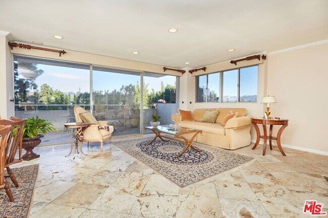 Foto del edificio - 865 Comstock Ave