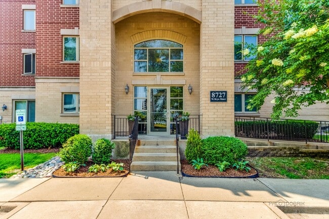 Building Photo - 8727 W Bryn Mawr Ave
