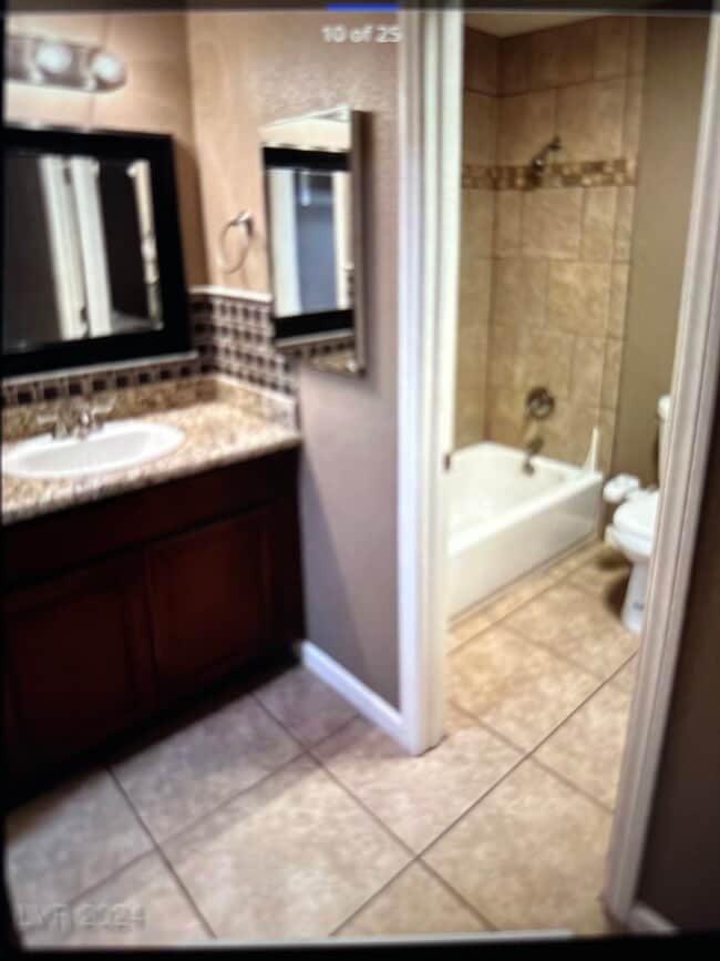 Foto del edificio - 4880 Benecia Way