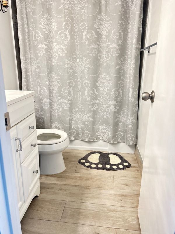 Building Photo - 107 Kent St