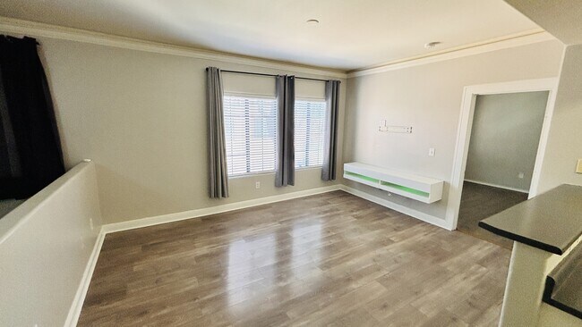 Foto del edificio - 2171 Hussium Hills St
