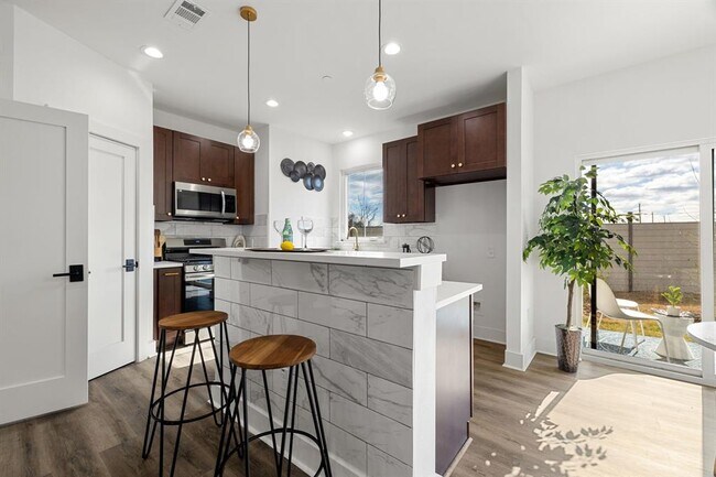 Foto del edificio - 6820 Blue Dawn Trail