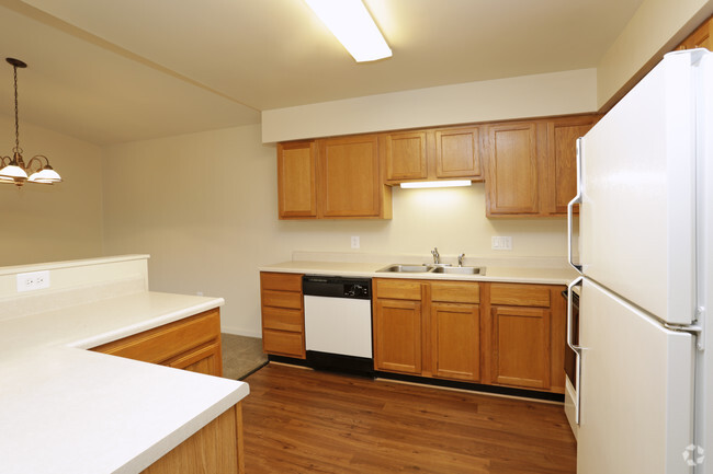 2BR - Kitchen - Stone Glenn Apartments