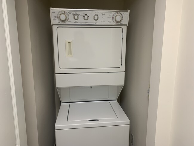 S2-Washer/Dryer in Unit - M Street