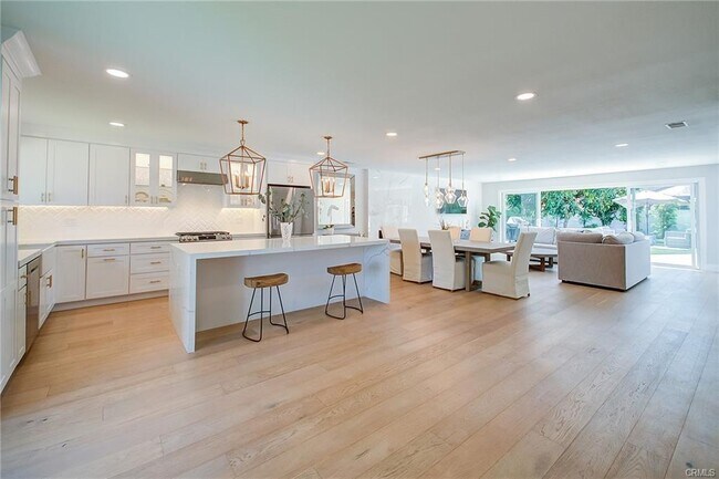 Foto del edificio - 6372 Heil Ave