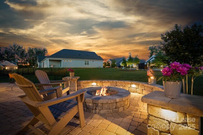 Foto del edificio - 5058 Antebellum Dr