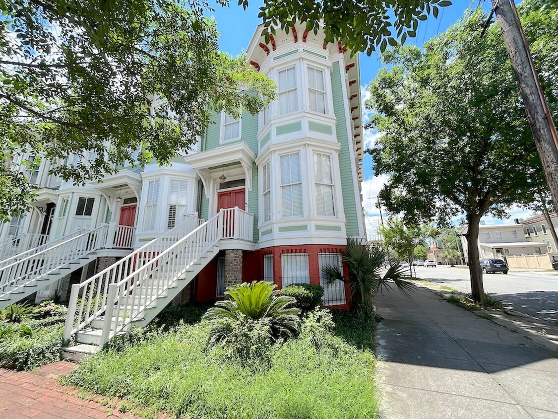 Foto principal - FURNISHED 2 BED | 1 BATH | VICTORIAN DISTRICT