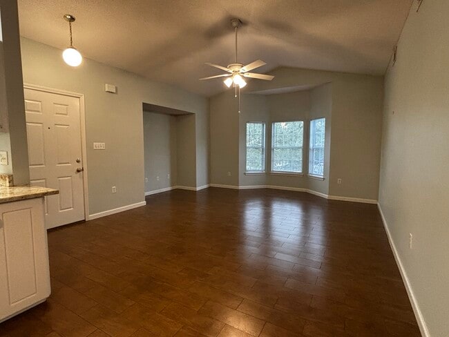 Living room - 1501 Partin Dr N