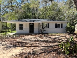 Building Photo - 1257 Devander Dr E