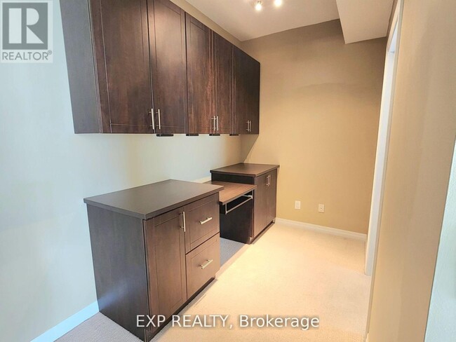 Building Photo - 225 Webb Dr