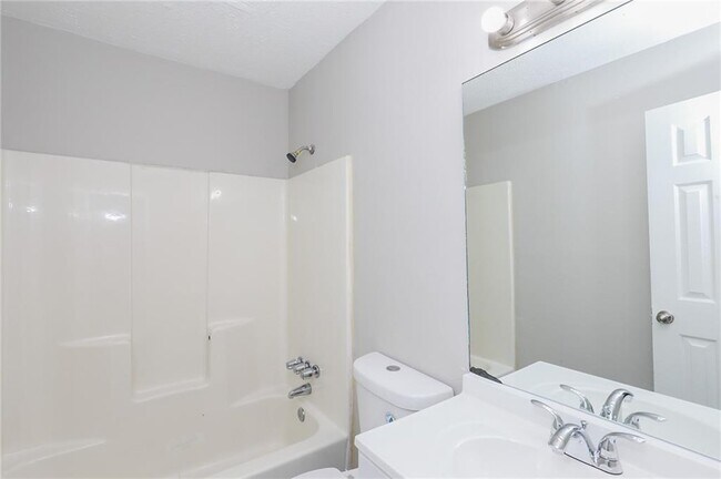 Foto del edificio - 7000 Oakhill Cir