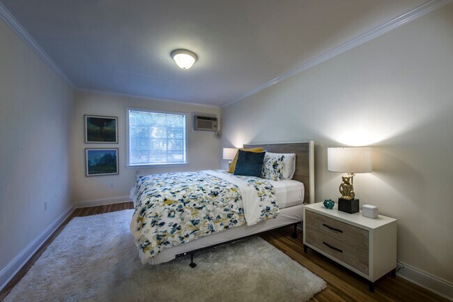 Foto del edificio - Sunny 1BR in Brookline | Heat & Hot Water Included | 9/1