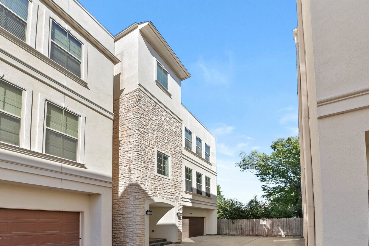 Primary Photo - 5226 Kiam St