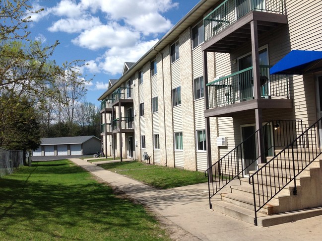 Creekside Apartments Mn