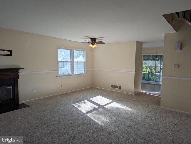 Foto del edificio - 830 Woodcrest Dr