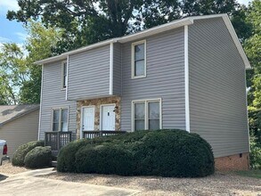 Building Photo - 2660 White Oak Ln