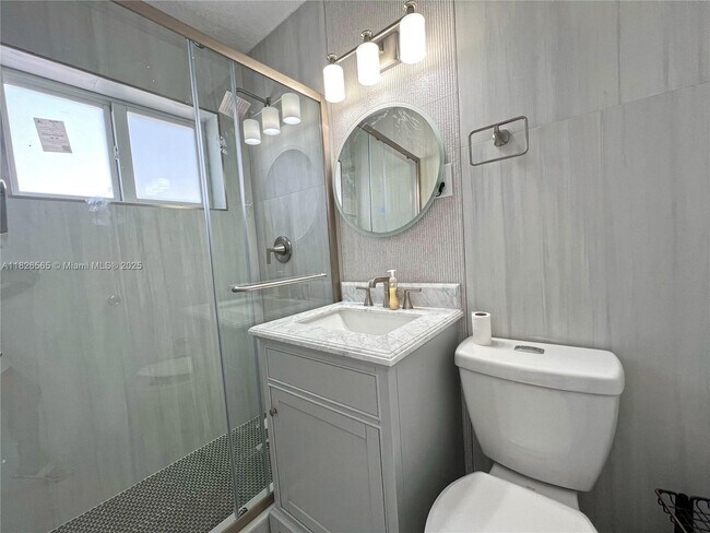 Foto del edificio - 1633 SE 5th Ct