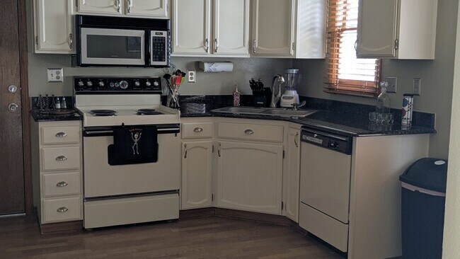 Foto del edificio - 16783 E Hialeah Ave