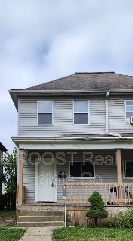 Primary Photo - 97 Whitethorne Ave