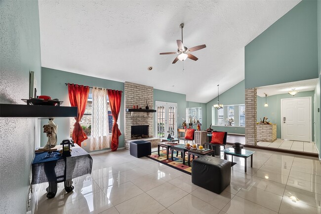 Building Photo - 8122 Sandy Glen Ln