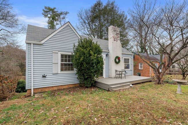 Building Photo - East AVL - Newly Renovated Older Home Feat...