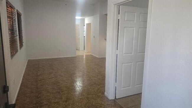 Foto del edificio - 2851 Riverside Dr