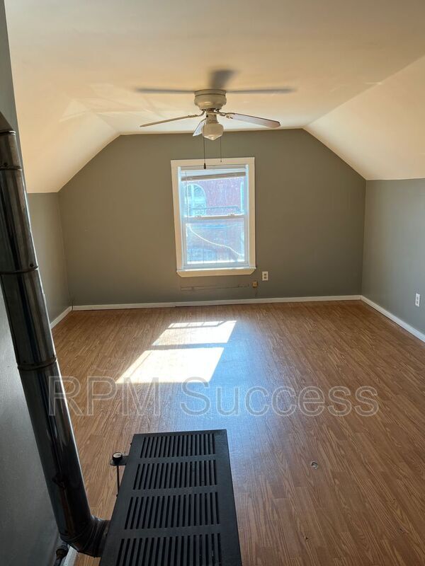 Building Photo - 69 South St