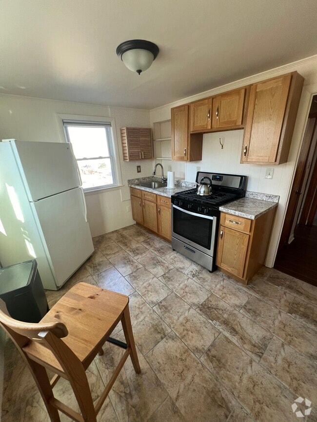 West Codman HillWest Lower Mills Apartments for Rent with a Yard