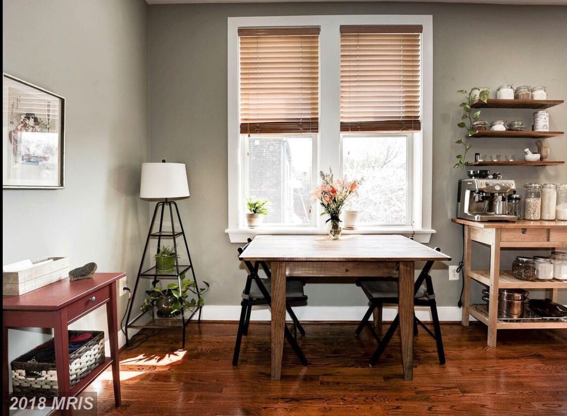 Foto principal - 1718 1st St NW