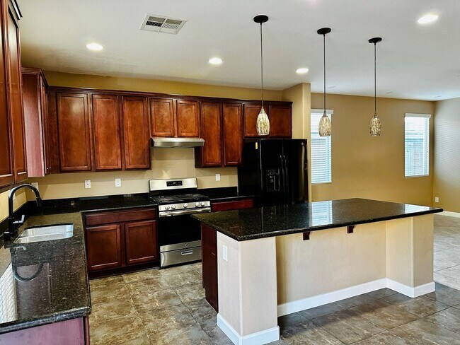Foto del edificio - Providence!  Gorgeous 5 bedroom!