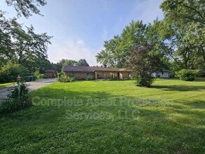 Building Photo - 8911 Park Valley Ct