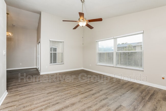 Building Photo - 524 Lancer Oak Dr