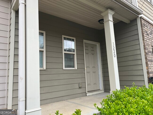Foto del edificio - 3220 Blue Springs Trace