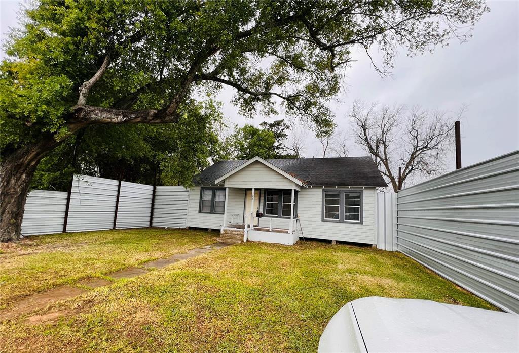 308 N Magnolia St, Highlands, TX 77562 House Rental in Highlands, TX