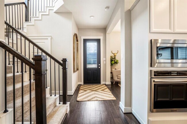 Foto del edificio - 222 Thistle Dr