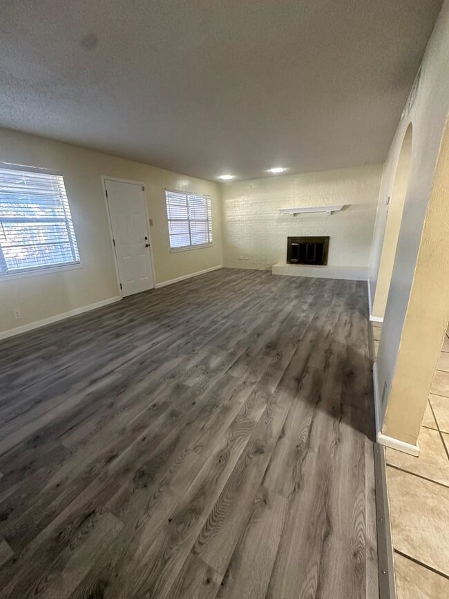 Foto del edificio - 3312 Tanglewood Ln