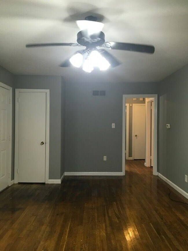 Building Photo - Available Now!! Newly Renovated!! 3 Bedroo...