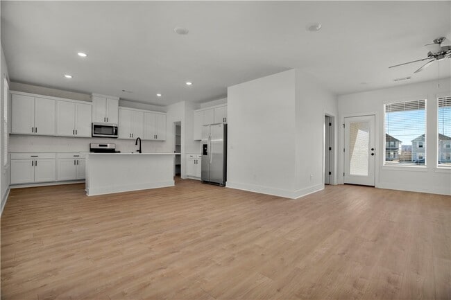 Building Photo - 4805 W Sturgeon St