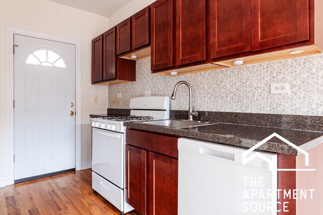 Foto del edificio - 628 W Cornelia Ave