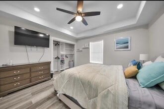 Building Photo - 102 W Corral St