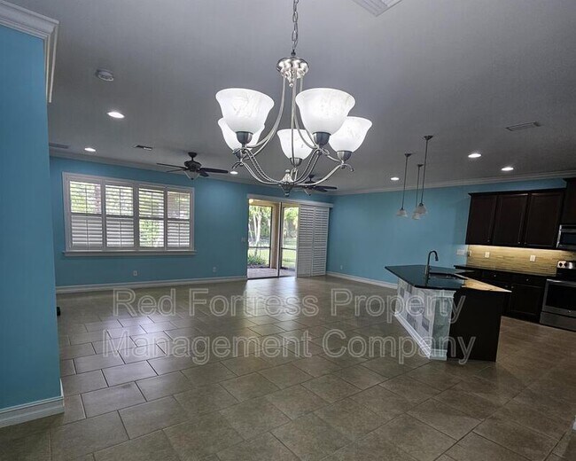 Foto del edificio - 13105 Silver Thorn Loop