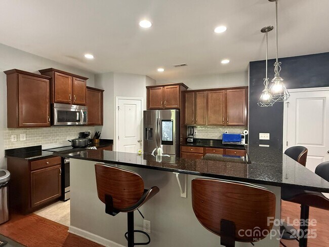 Foto del edificio - 923 Rook Rd