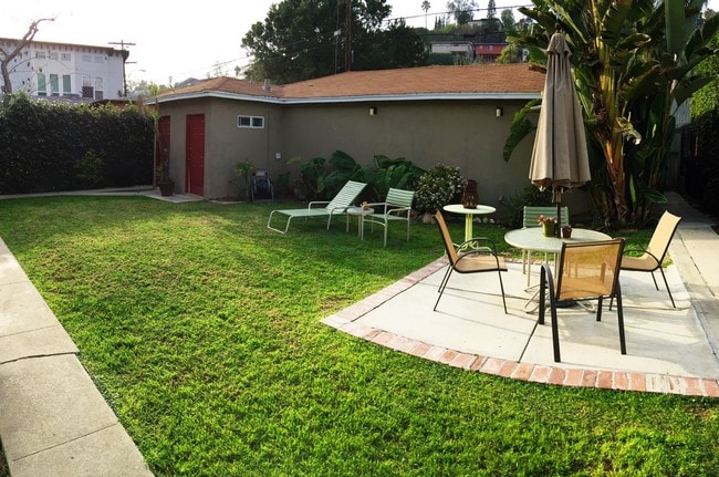 Backyard & patio area - 1755 Silver Lake Blvd