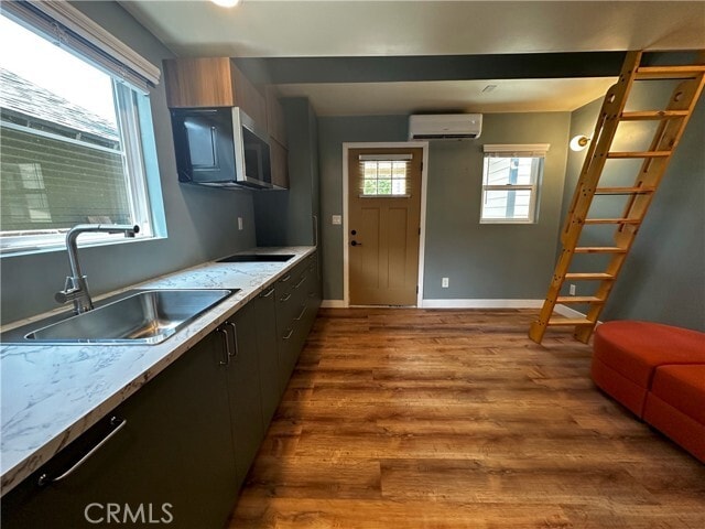 Building Photo - 448 Linwood Ave