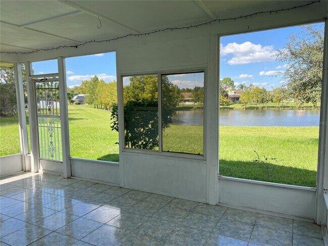 Foto del edificio - 12736 Newfield Dr