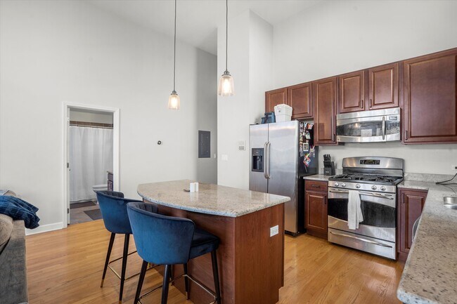 Foto del edificio - 3734 N Wilton Ave