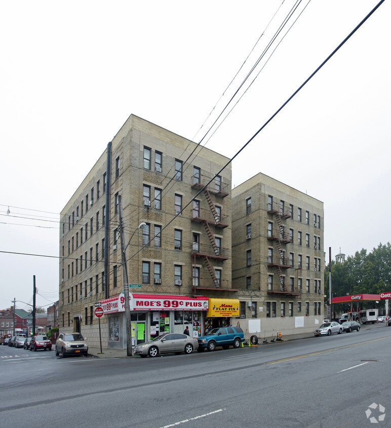 Building Photo - 2424-2428 E Tremont Ave