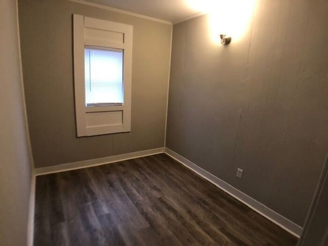 Foto del edificio - 5114 Paw Paw Lake Rd
