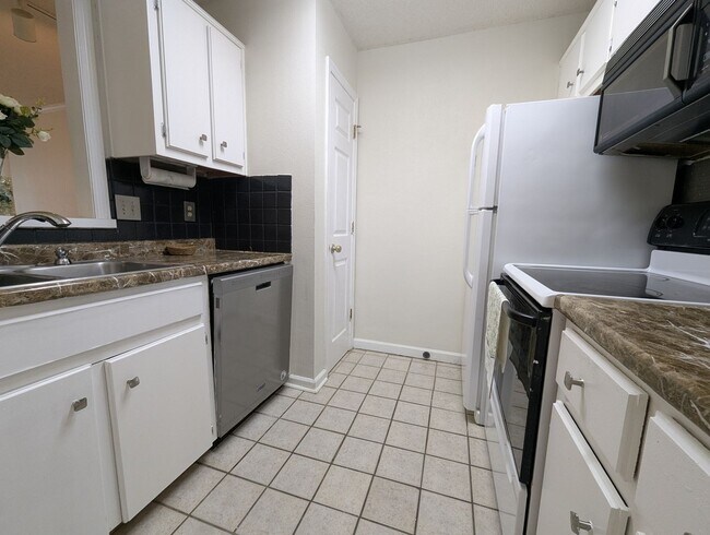 Foto del edificio - 2165 S Milledge Ave