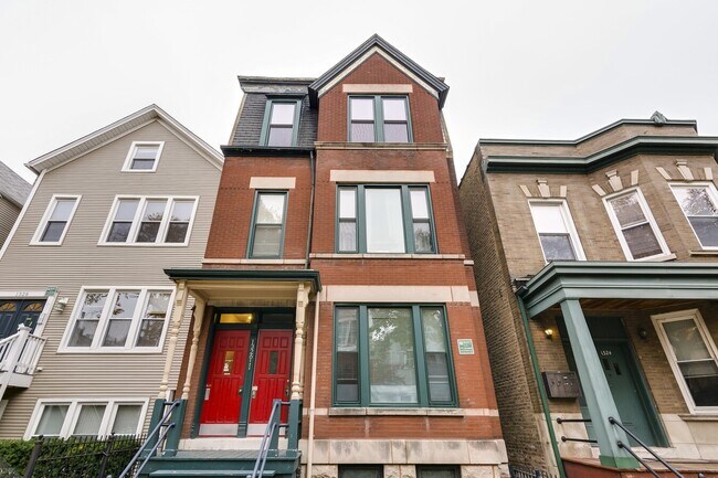 Building Photo - 1326 W Barry Ave